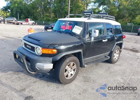 2007 Toyota Fj Cruiser z USA, uszkodzony, nr VIN JTEBU11F370004149